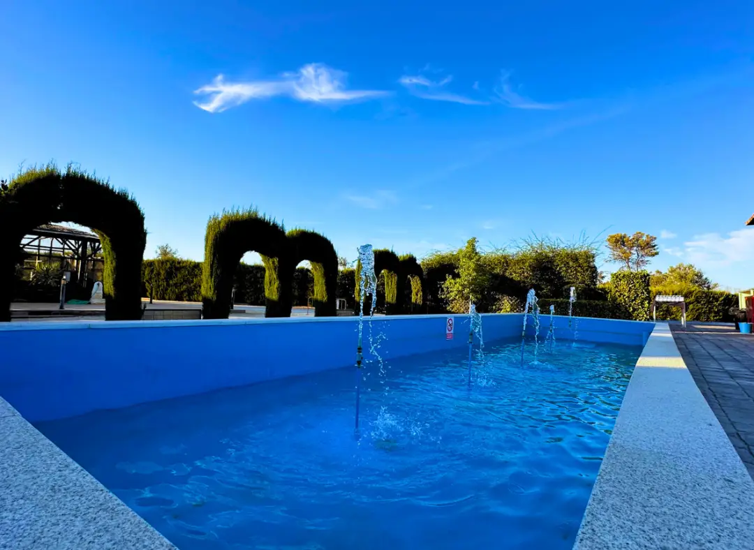 jardin-exterior-fuente