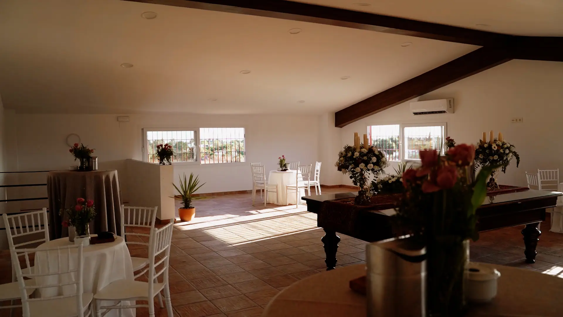 mesas-boda-salon-girasoles